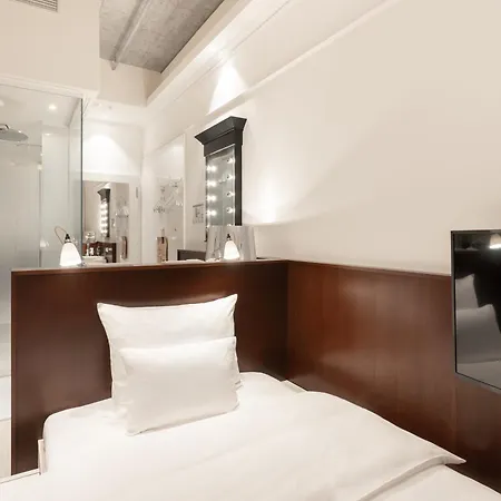 Ruby Louise Frankfurt Hotel 4*