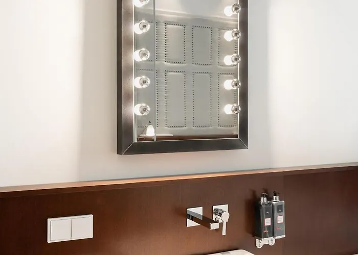 Ruby Louise Frankfurt Hotel 4*