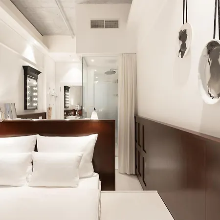 Ruby Louise Frankfurt Otel